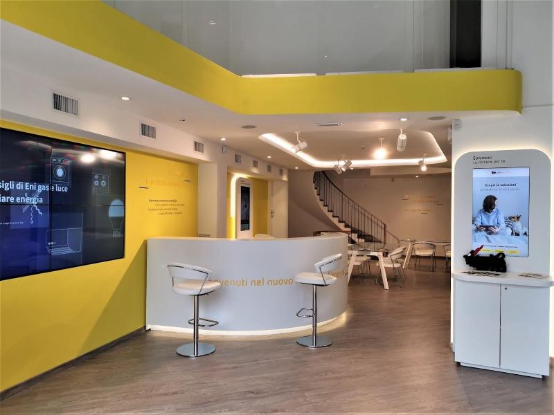 Eni gas e luce — interior view con totem portrait